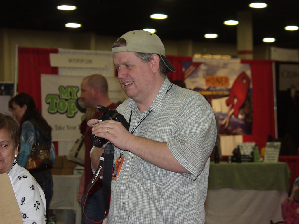 Robert Love taking pictures at Dutch Oven Event